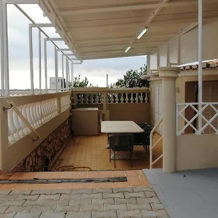 Luxus Am * Lagos